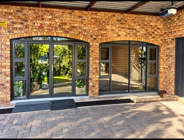 4 BEDROOM FREEHOLD TO LET IN RANDPARK RIDGE